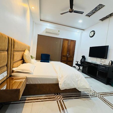 Shreshth Home Stay - Best Family Accommodation - 3Km From Har Ki Pauri, Haridwar, Uttarakhand ภายนอก รูปภาพ