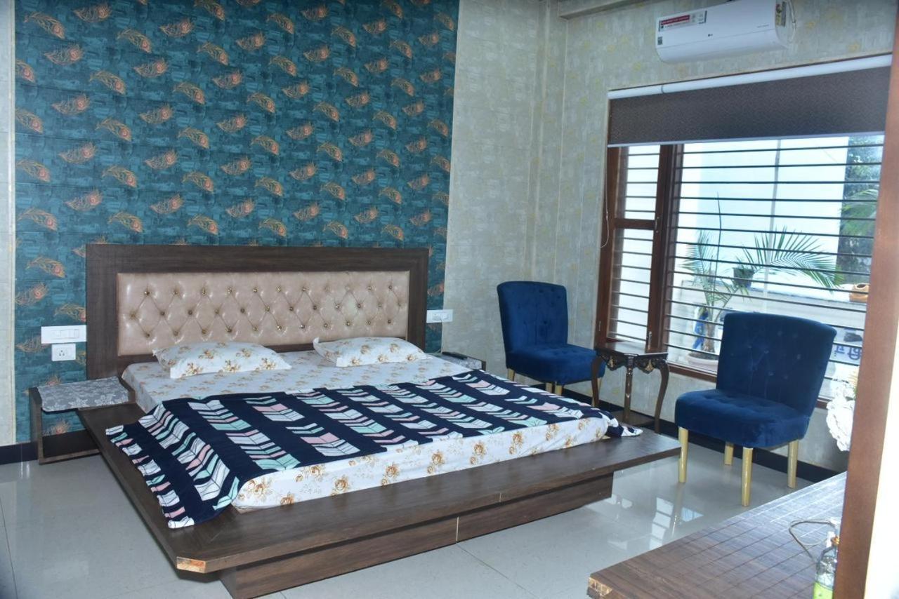 Shreshth Home Stay - Best Family Accommodation - 3Km From Har Ki Pauri, Haridwar, Uttarakhand ภายนอก รูปภาพ