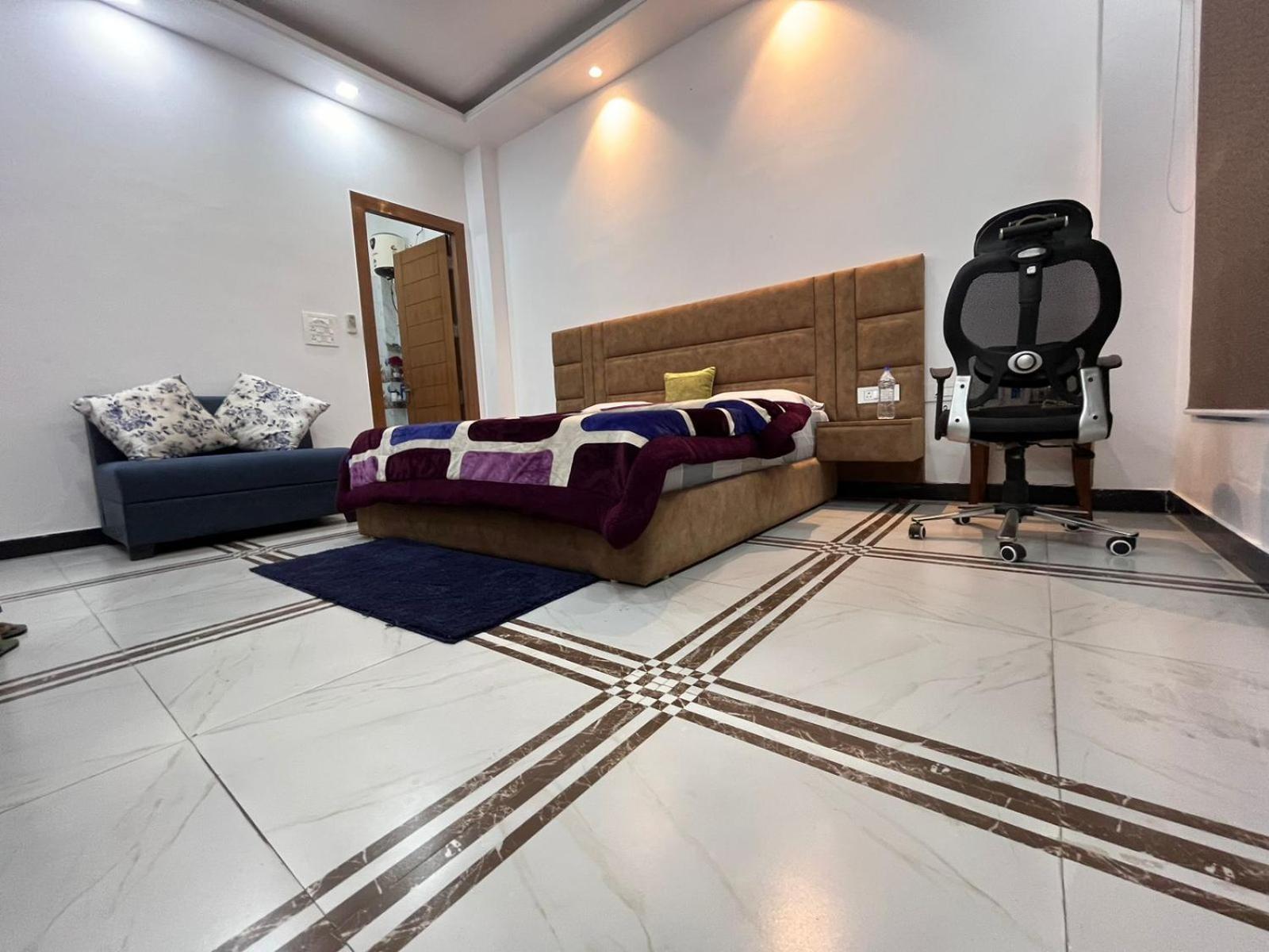 Shreshth Home Stay - Best Family Accommodation - 3Km From Har Ki Pauri, Haridwar, Uttarakhand ภายนอก รูปภาพ