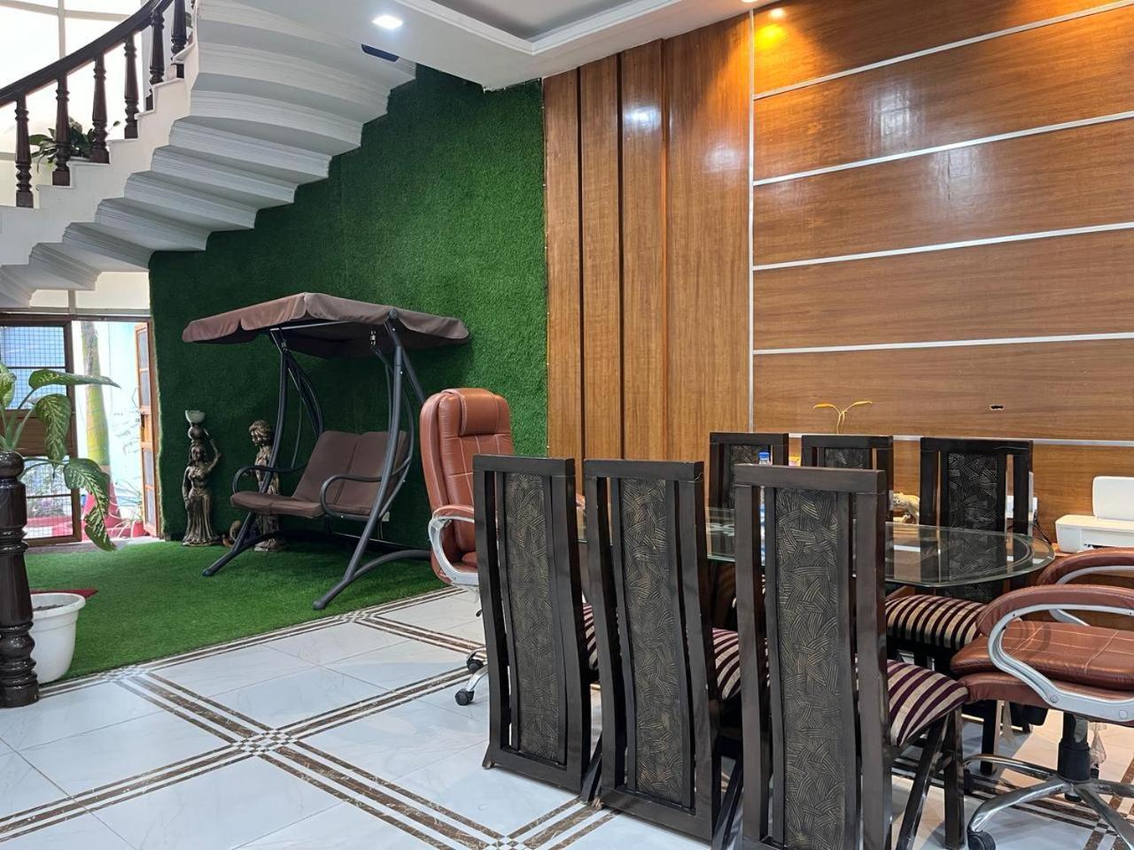 Shreshth Home Stay - Best Family Accommodation - 3Km From Har Ki Pauri, Haridwar, Uttarakhand ภายนอก รูปภาพ