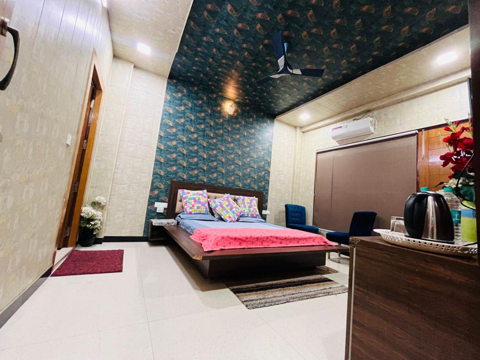 Shreshth Home Stay - Best Family Accommodation - 3Km From Har Ki Pauri, Haridwar, Uttarakhand ภายนอก รูปภาพ