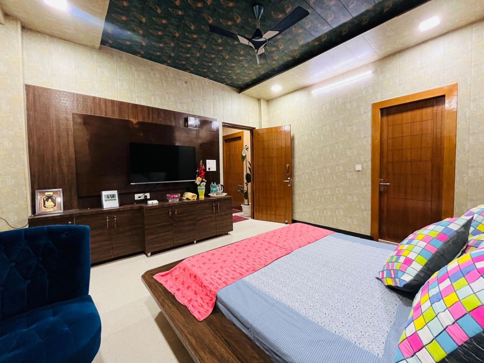 Shreshth Home Stay - Best Family Accommodation - 3Km From Har Ki Pauri, Haridwar, Uttarakhand ภายนอก รูปภาพ