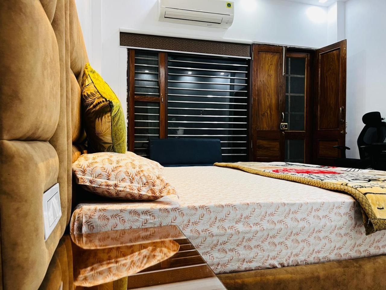 Shreshth Home Stay - Best Family Accommodation - 3Km From Har Ki Pauri, Haridwar, Uttarakhand ภายนอก รูปภาพ