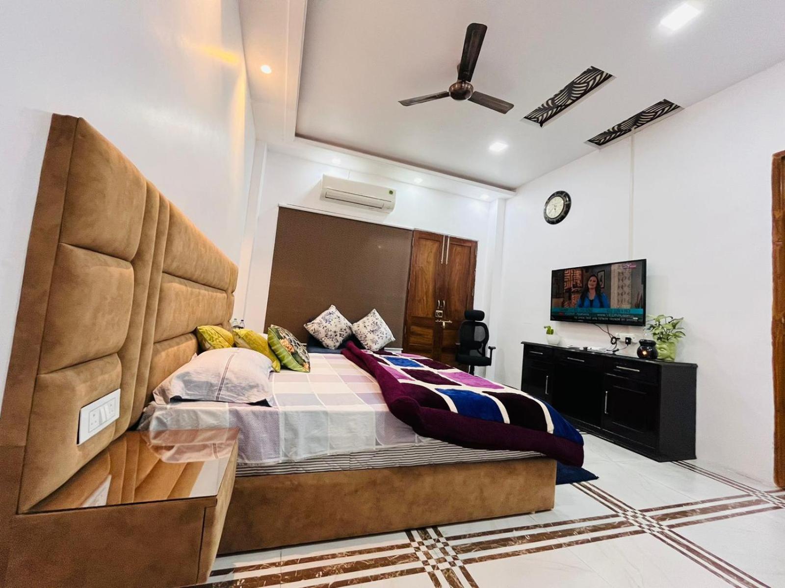Shreshth Home Stay - Best Family Accommodation - 3Km From Har Ki Pauri, Haridwar, Uttarakhand ภายนอก รูปภาพ