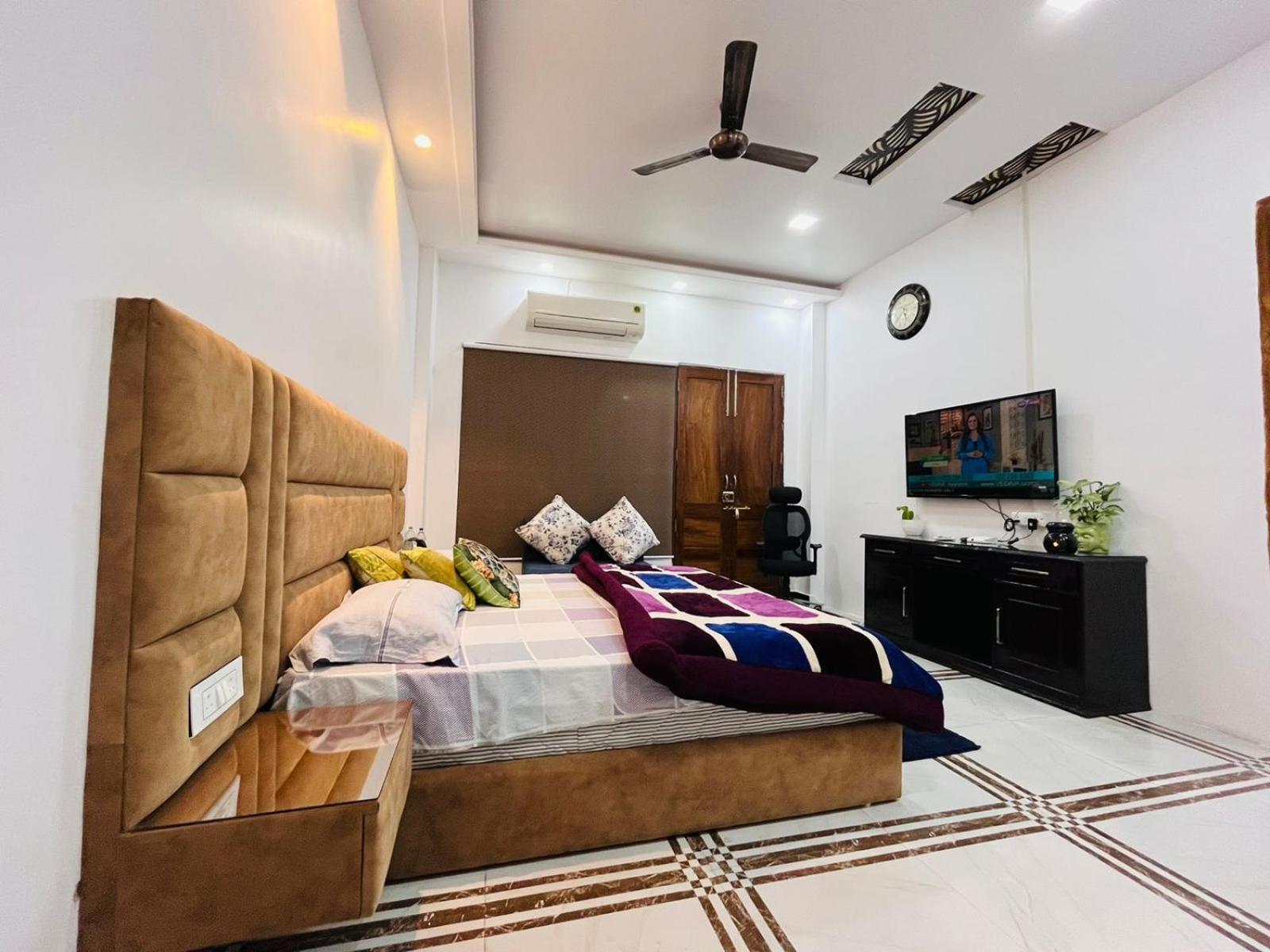 Shreshth Home Stay - Best Family Accommodation - 3Km From Har Ki Pauri, Haridwar, Uttarakhand ภายนอก รูปภาพ
