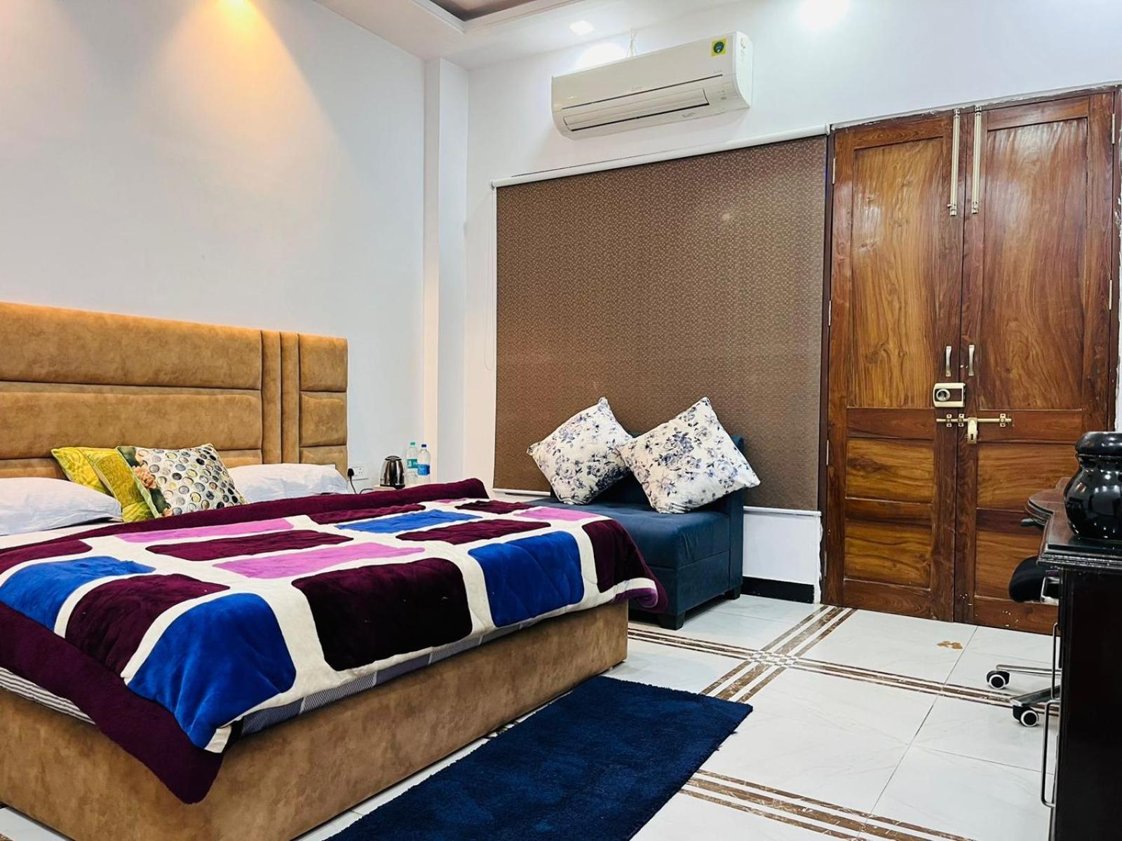 Shreshth Home Stay - Best Family Accommodation - 3Km From Har Ki Pauri, Haridwar, Uttarakhand ภายนอก รูปภาพ