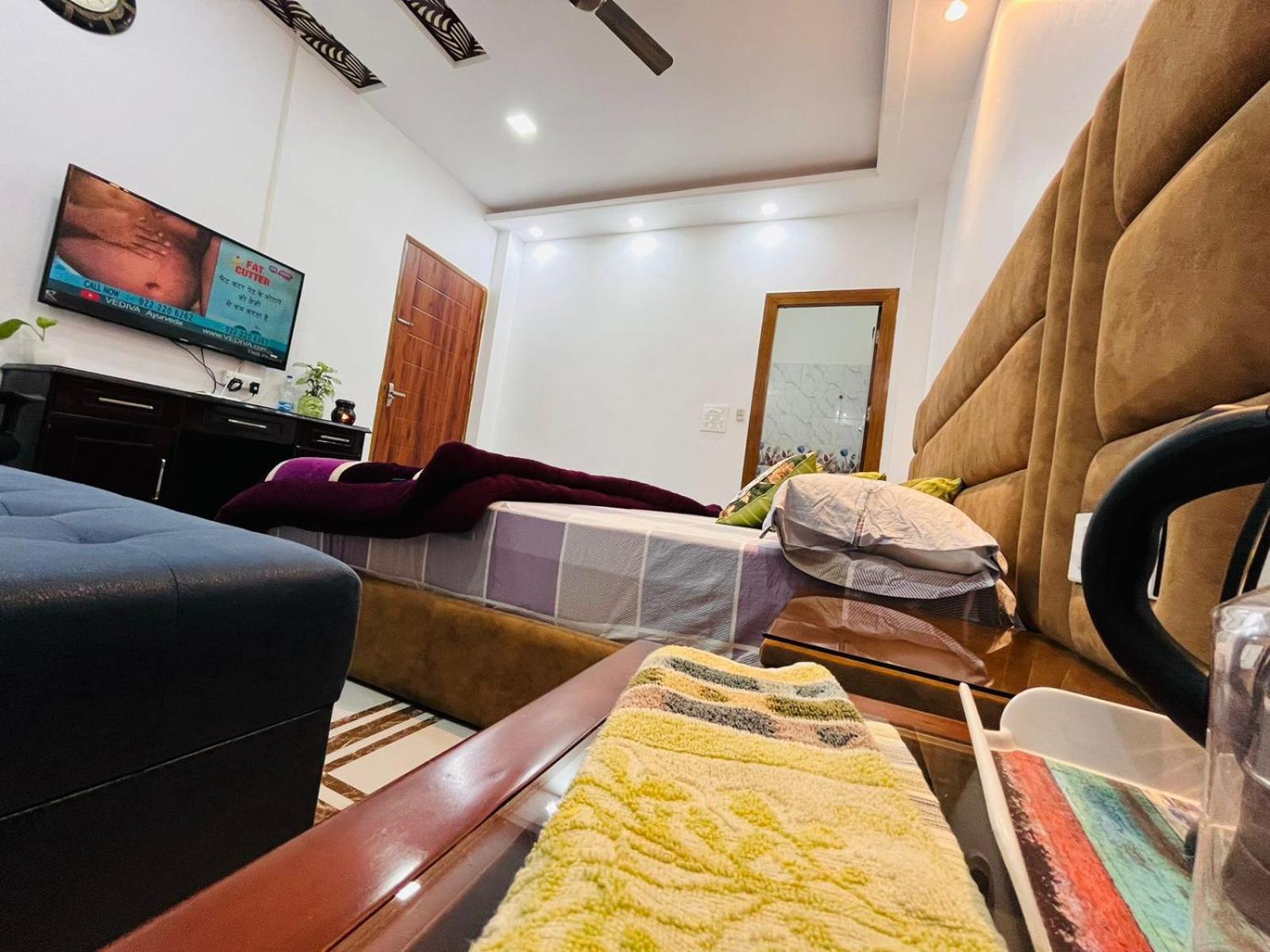 Shreshth Home Stay - Best Family Accommodation - 3Km From Har Ki Pauri, Haridwar, Uttarakhand ภายนอก รูปภาพ
