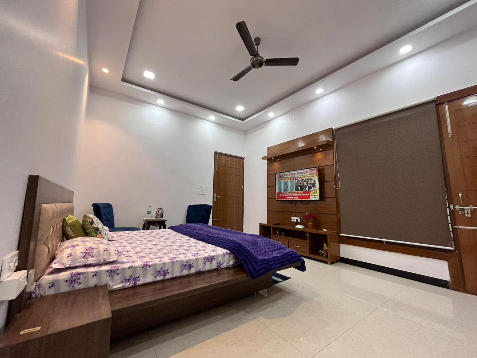 Shreshth Home Stay - Best Family Accommodation - 3Km From Har Ki Pauri, Haridwar, Uttarakhand ภายนอก รูปภาพ