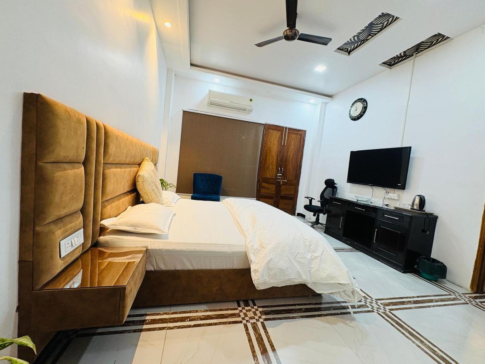 Shreshth Home Stay - Best Family Accommodation - 3Km From Har Ki Pauri, Haridwar, Uttarakhand ภายนอก รูปภาพ