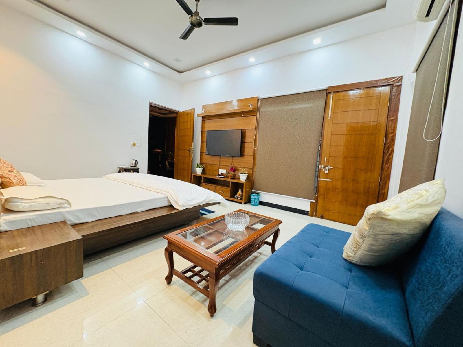 Shreshth Home Stay - Best Family Accommodation - 3Km From Har Ki Pauri, Haridwar, Uttarakhand ภายนอก รูปภาพ