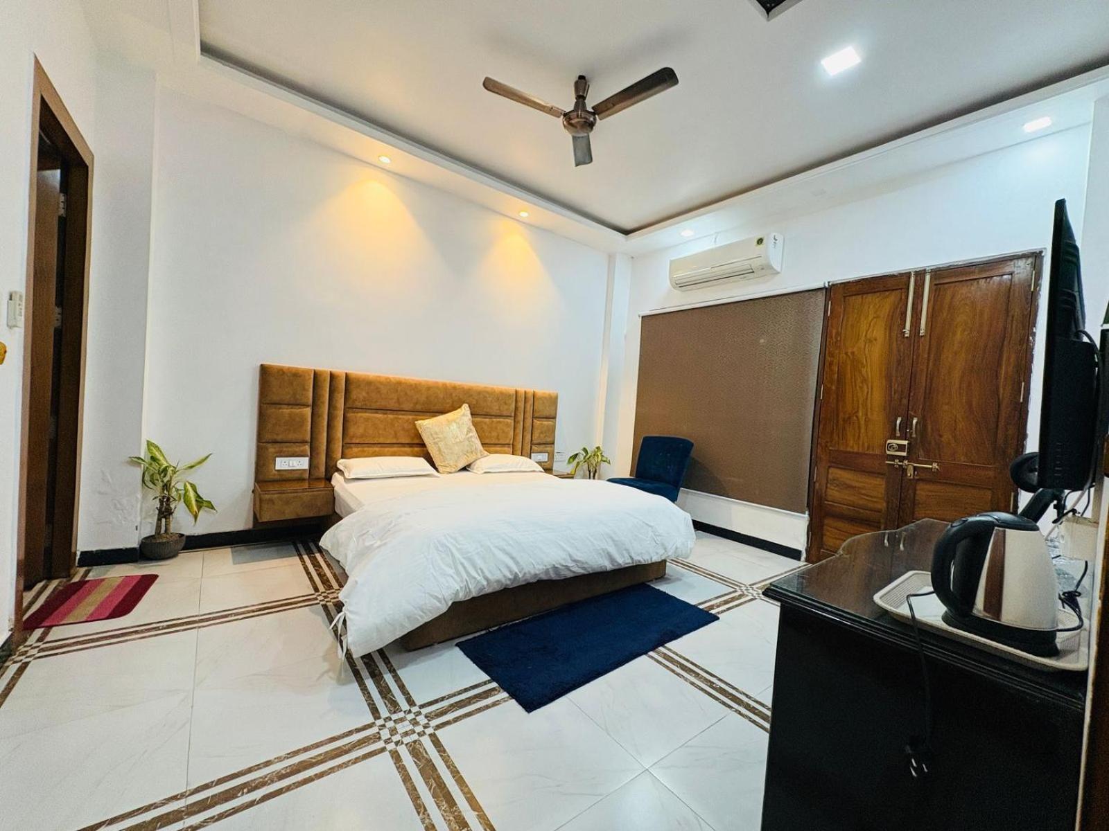 Shreshth Home Stay - Best Family Accommodation - 3Km From Har Ki Pauri, Haridwar, Uttarakhand ภายนอก รูปภาพ