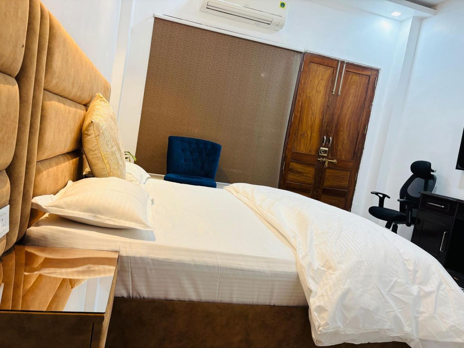 Shreshth Home Stay - Best Family Accommodation - 3Km From Har Ki Pauri, Haridwar, Uttarakhand ภายนอก รูปภาพ
